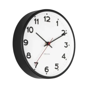 Kleine Wanduhr mit weißem Zifferblatt und schwarzem Rand, Zeiger mit rotem Akzent