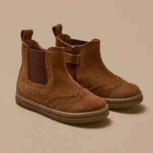 Babyschuhe, Chelsea-Boots aus Leder mit floraler Lochung an der Spitze