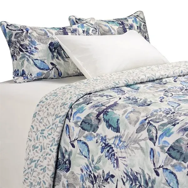 COLBAT ELEGANT BLUE FOLIAGE QUILT - Exterior 100% cotton